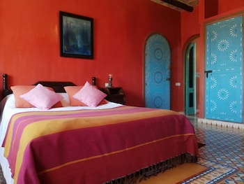 room-image