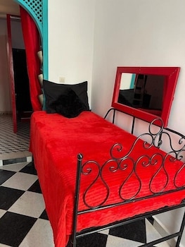 room-image
