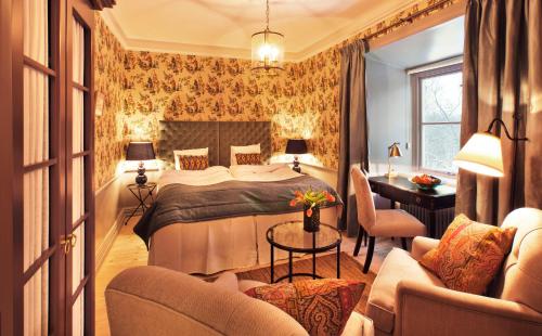 room-image