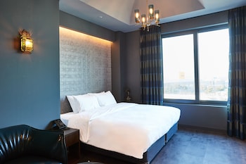 room-image