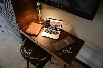 room-image