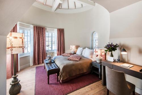 room-image
