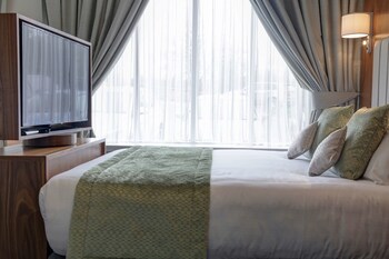room-image