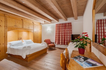 room-image