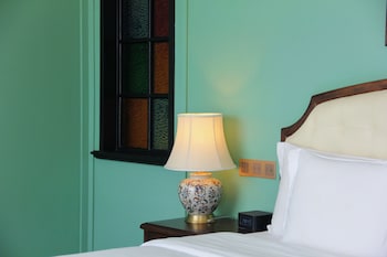 room-image