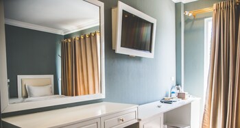 room-image
