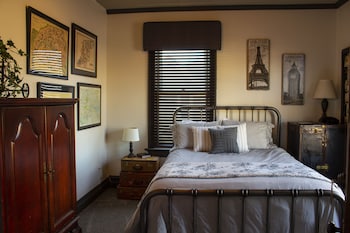 room-image