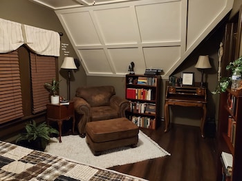 room-image