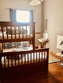 room-image
