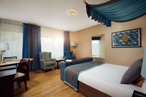 room-image