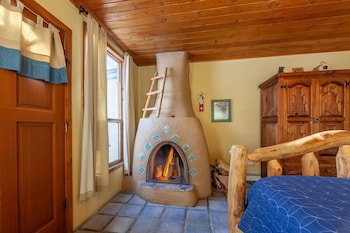 room-image