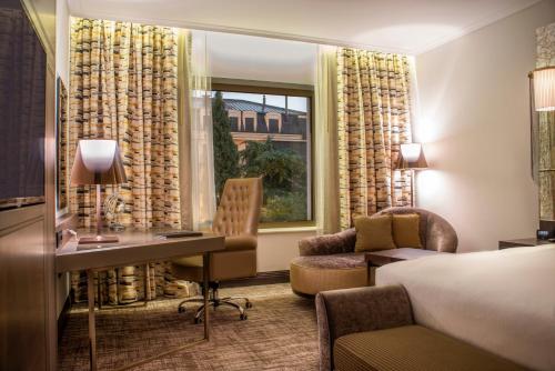 room-image