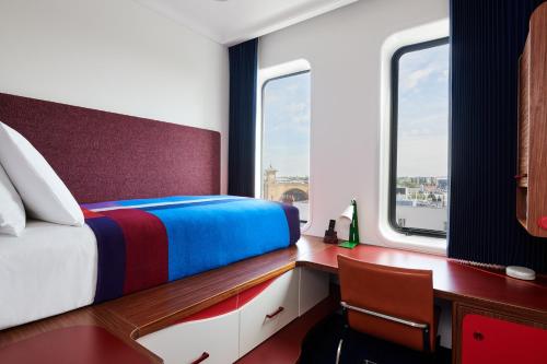 room-image