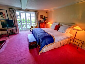 room-image