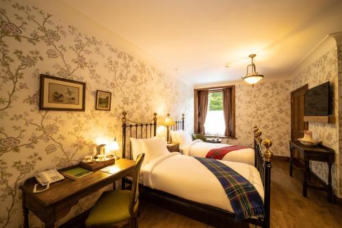 room-image