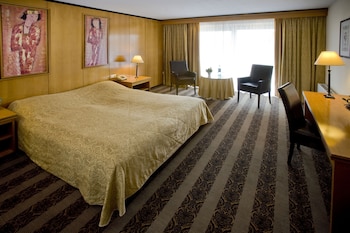 room-image