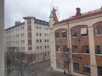 room-image