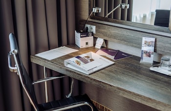room-image