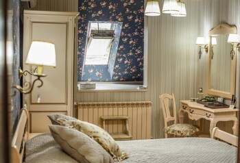room-image