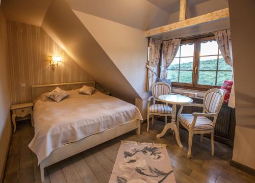 room-image