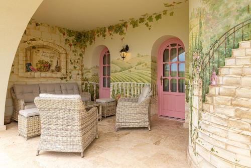 room-image