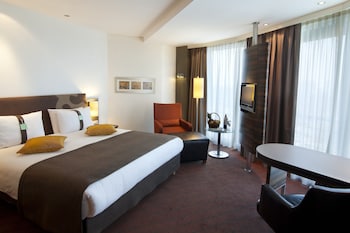 room-image
