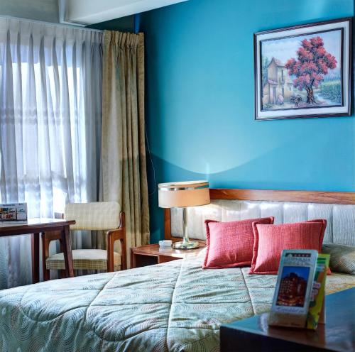 room-image