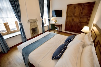 room-image