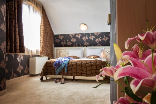 room-image