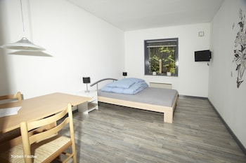 room-image