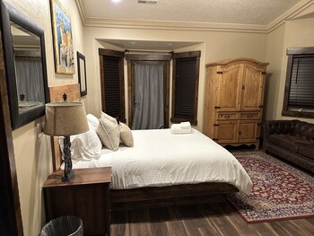 room-image
