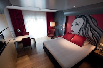 room-image