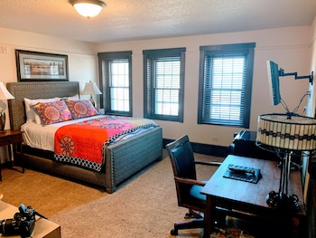 room-image