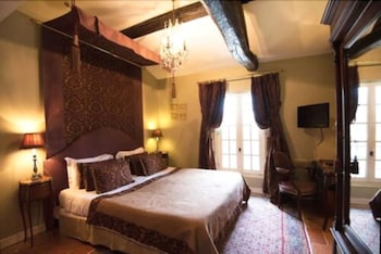 room-image
