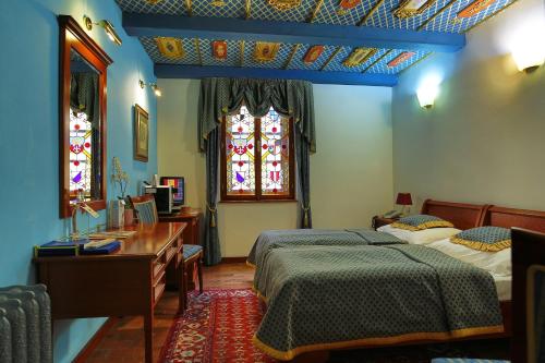 room-image