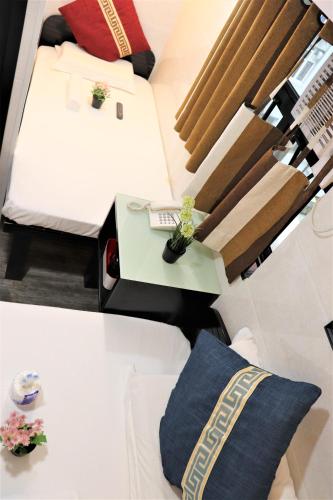 room-image