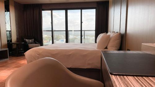 room-image