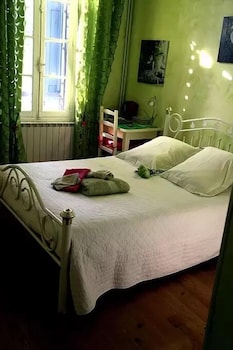 room-image