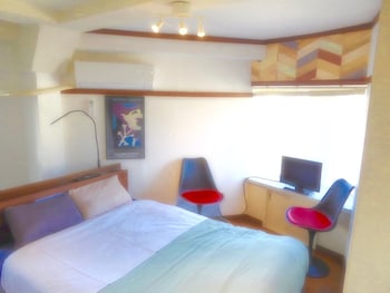 room-image