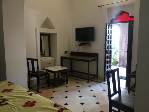 room-image