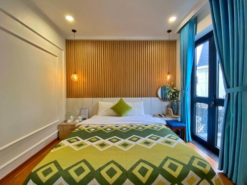 room-image