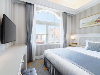 room-image