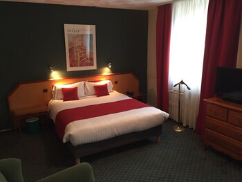 room-image