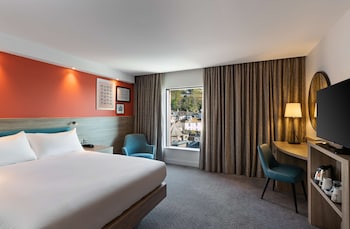 room-image