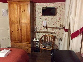 room-image