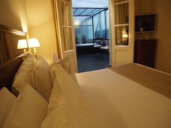 room-image