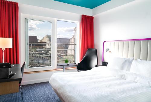 room-image
