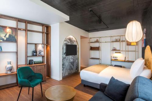 room-image