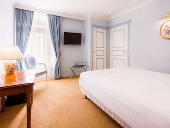 room-image