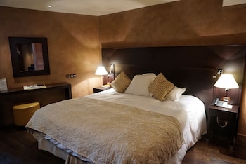 room-image